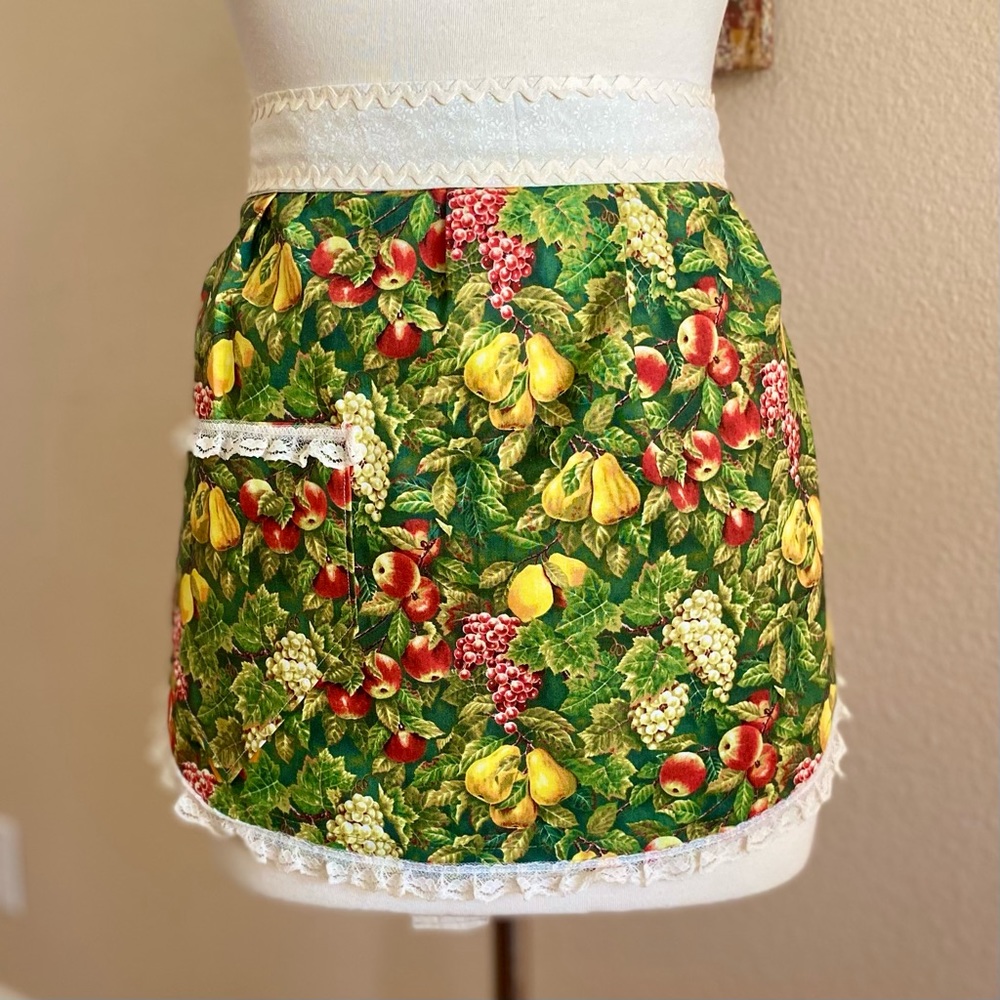 Apron - Handmade - Harvest  / Fall - Half/Hostess Style - Pocket - Lace
